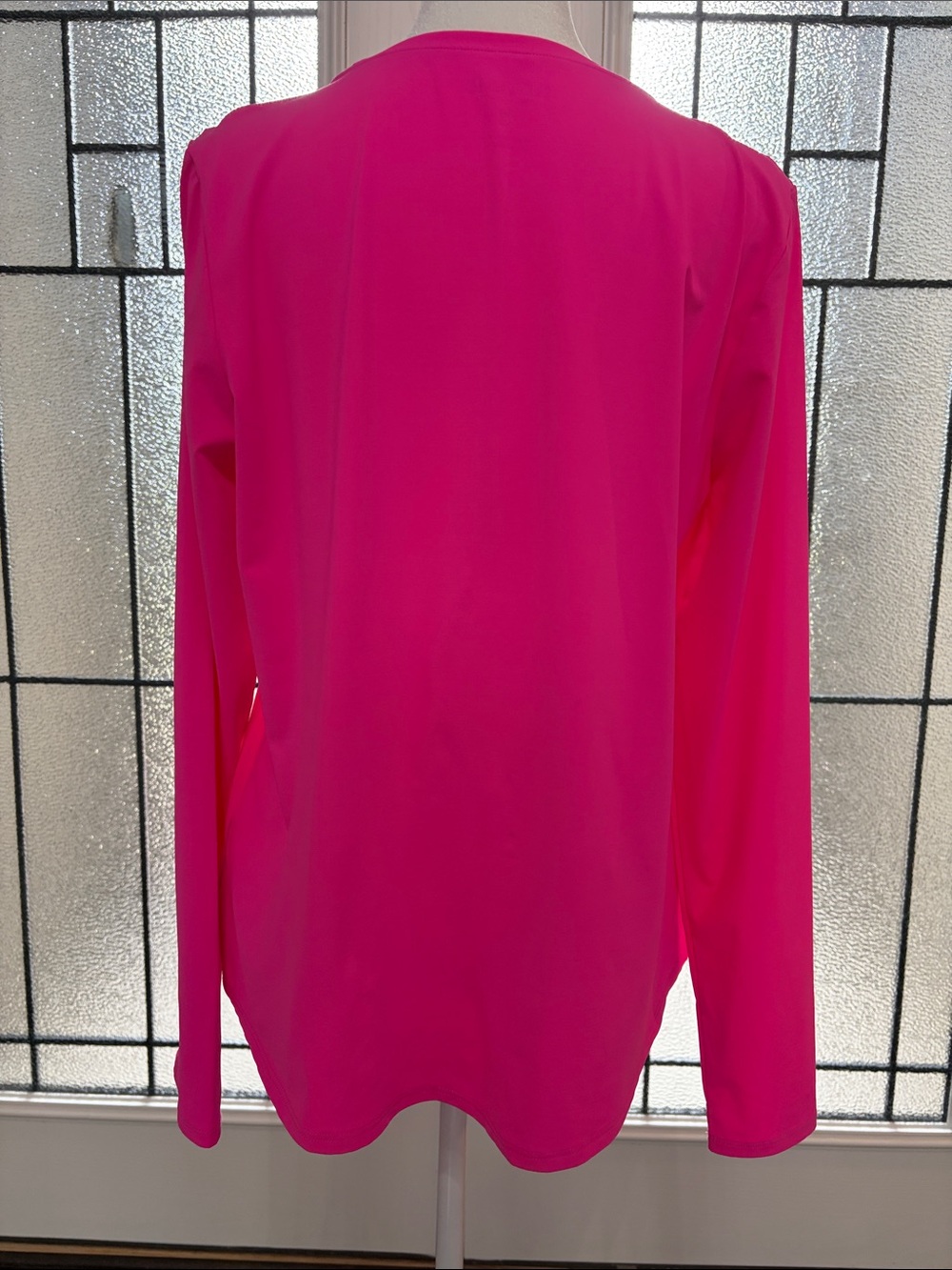 Lilly Pulitzer Westley Long Sleeve Active Tee - Picture 3 of 4